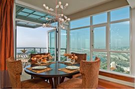 ダイニング,ガラス張り,ベランダ,全開放ドア,サンルーム,開放感