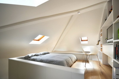 ロフトの上のベッドルーム.jpg