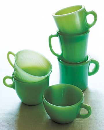 翡翠のようなくすんだグリーンのコーヒーカップ.jpg