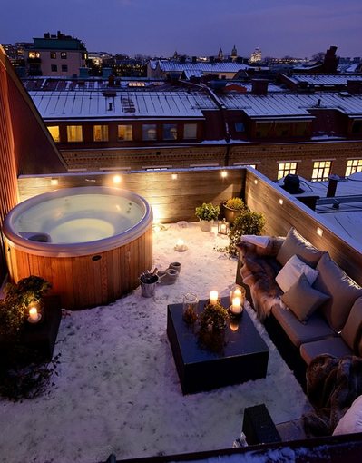 雪の積もったスウェーデンのテラスの夕暮れ.jpg