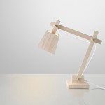 木製のデスクスタンドランプTAF_Wood_Lamp_Muuto
