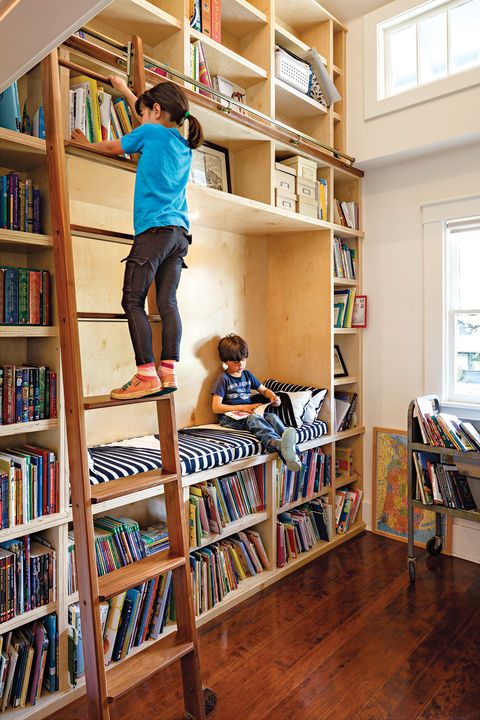 読書スペース付き】子供部屋の壁面いっぱいの造作本棚 | 住宅デザイン