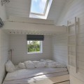 天窓のある造作ロフト2段ベッド